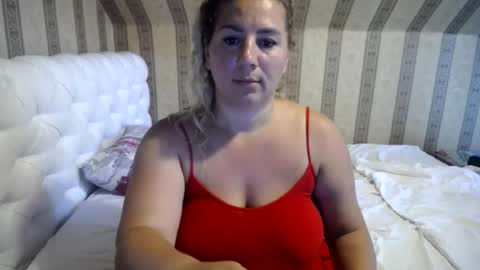 Snapshot of chrystalbella chatting on 08-01-26, 04:56 Diana online show from 08-01-26, 04:56