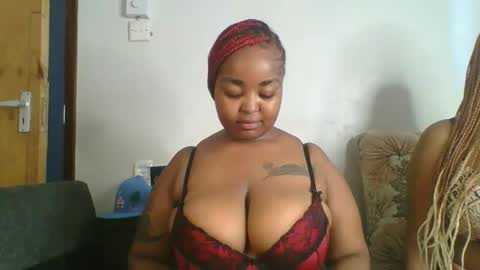 chubby_princess2 online show from 10-19-25, 11:11
