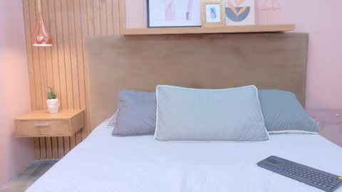 cielo rivera online show from 04-06-26, 01:12