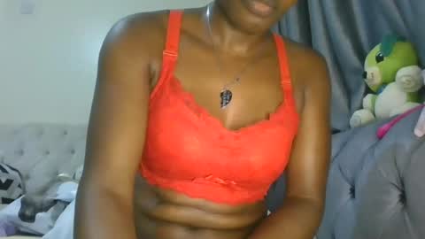 Snapshot of cilia_petite chatting on 06-18-26, 01:26 cilia petite online show from 06-18-26, 01:26