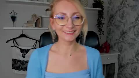 Cinderella online show from 03-26-26, 06:52