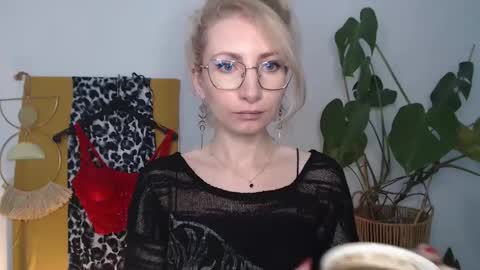 Cinderella online show from 04-13-26, 05:24