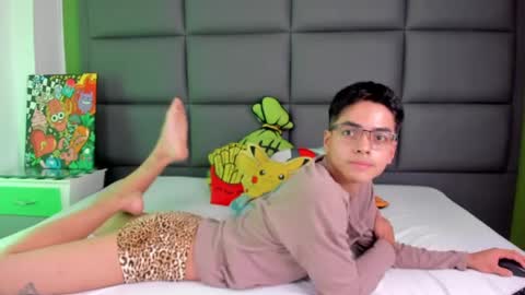 Snapshot of cinnamon_boyx chatting on 03-04-25, 07:54 Cinna Boy online show from 03-04-25, 07:54