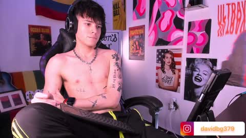 Snapshot of cinnamon_boyxxx chatting on 02-07-25, 05:10 David     Independent Model online show from 02-07-25, 05:10