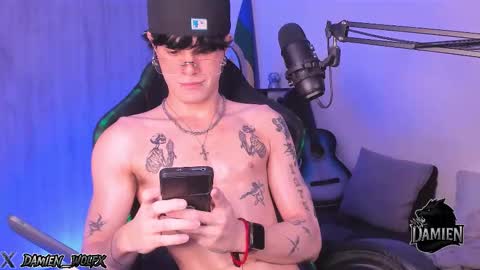 Snapshot of cinnamon_boyxxx chatting on 09-21-25, 02:35 David     Independent Model online show from 09-21-25, 02:35