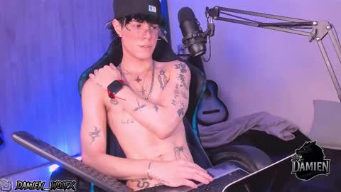 Snapshot of cinnamon_boyxxx chatting on 09-28-25, 02:06 David     Independent Model online show from 09-28-25, 02:06