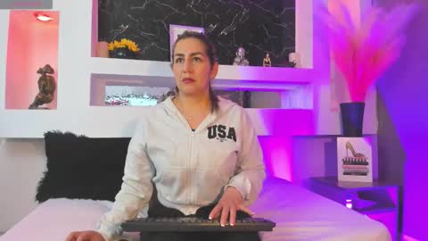 Snapshot of cinthya_mjs chatting on 03-09-26, 12:09 Cinthya online show from 03-09-26, 12:09