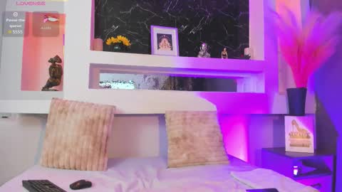Snapshot of cinthya_mjs chatting on 03-23-26, 12:42 Cinthya online show from 03-23-26, 12:42