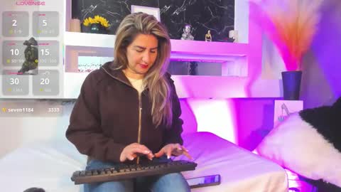Snapshot of cinthya_mjs chatting on 03-28-26, 12:16 Cinthya online show from 03-28-26, 12:16