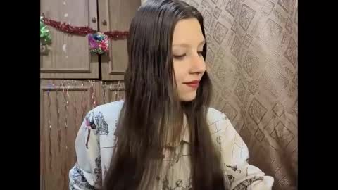 Snapshot of cirabonnet chatting on 12-19-25, 11:12 Lisa Salivan online show from 12-19-25, 11:12