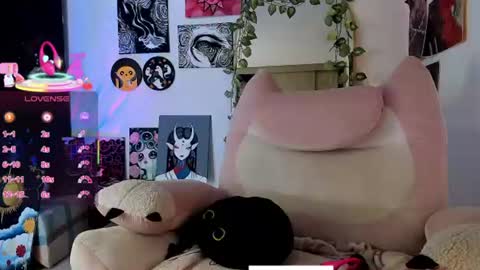 Snapshot of circe_l chatting on 07-25-26, 10:07 Paulina online show from 07-25-26, 10:07