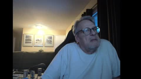 Snapshot of cjscout chatting on 12-15-24, 12:51 cjscout online show from 12-15-24, 12:51