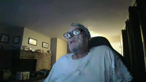 Snapshot of cjscout chatting on 01-04-25, 09:43 cjscout online show from 01-04-25, 09:43