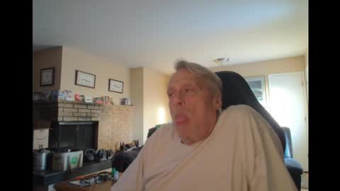 Snapshot of cjscout chatting on 02-02-25, 12:40 cjscout online show from 02-02-25, 12:40