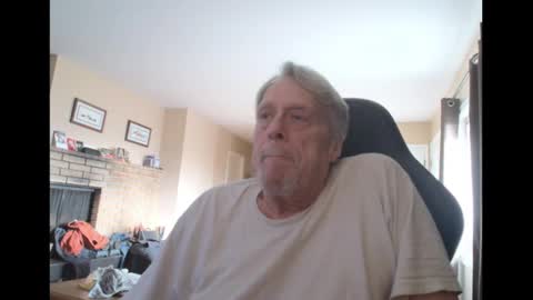 Snapshot of cjscout chatting on 02-23-25, 11:58 cjscout online show from 02-23-25, 11:58