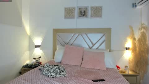 Claire 3 online show from 12-29-24, 10:03