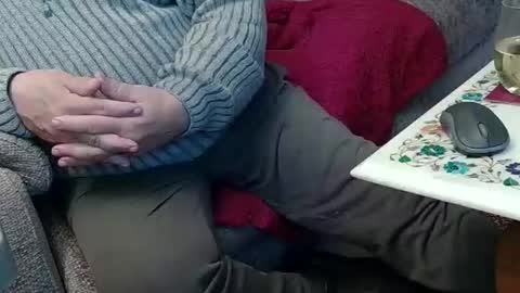 Snapshot of clanard chatting on 12-01-25, 11:32 clanard online show from 12-01-25, 11:32