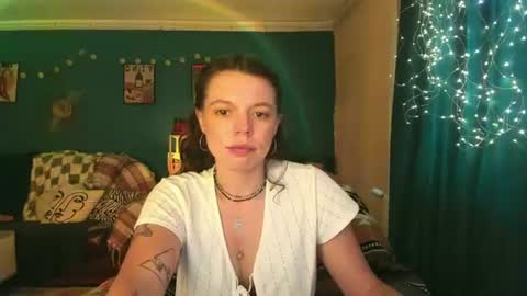 Snapshot of clancyosbourne chatting on 06-08-26, 05:24 Clancy online show from 06-08-26, 05:24