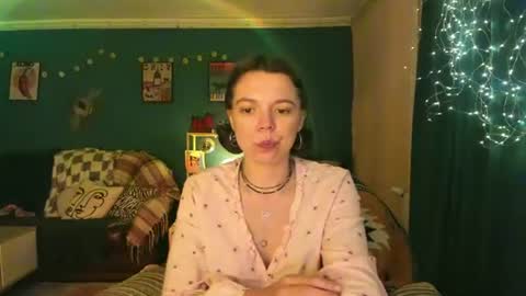 Snapshot of clancyosbourne chatting on 06-09-26, 06:08 Clancy online show from 06-09-26, 06:08