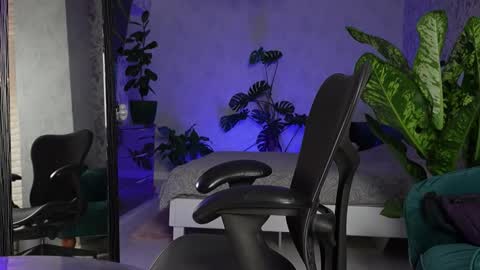 Snapshot of clara_bendover chatting on 12-02-25, 07:09 Clara online show from 12-02-25, 07:09