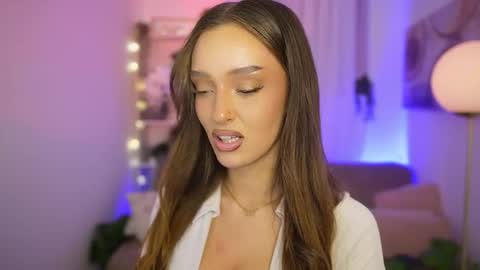 Clara smile online show from 01-15-26, 08:01