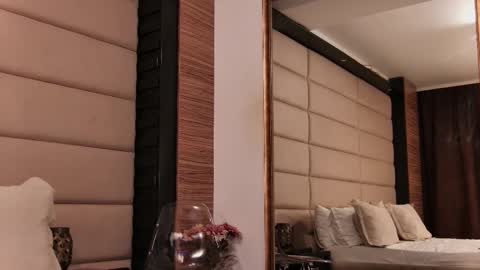 Clara online show from 09-14-25, 04:11