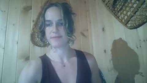 Snapshot of claralafontaine chatting on 12-19-25, 08:49 claralafontaine online show from 12-19-25, 08:49