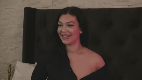 Clara online show from 10-15-25, 06:41