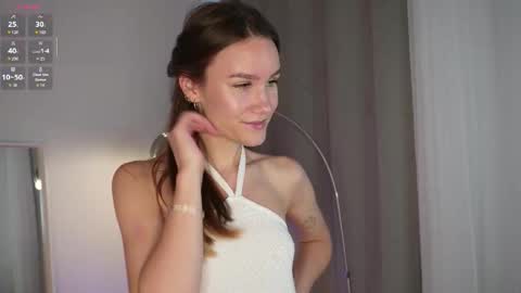 Claire online show from 10-08-25, 01:53