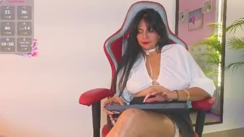 Snapshot of clariss_brown chatting on 06-17-26, 07:59 clariss_brown online show from 06-17-26, 07:59
