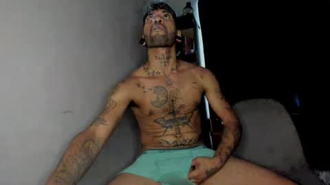 clark_tommy11 online show from 01-19-25, 10:49