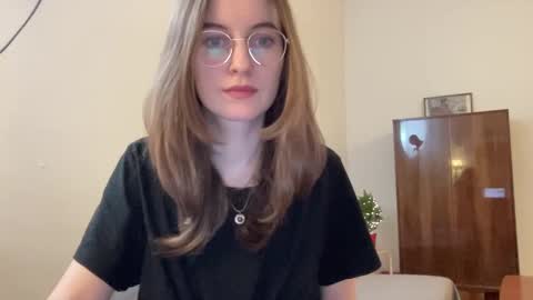 Snapshot of classyandgirly chatting on 12-21-24, 08:10 classyandgirly online show from 12-21-24, 08:10