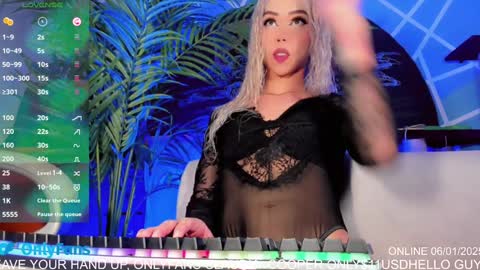 Snapshot of claudia_cooper chatting on 01-07-25, 02:31 online show from 01-07-25, 02:31