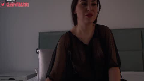 Cleopatra online show from 11-11-25, 10:48