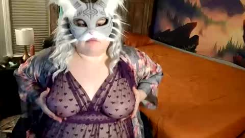 Snapshot of cleothedesertkitten chatting on 12-23-25, 02:09 Cleo the Desert Kitten online show from 12-23-25, 02:09