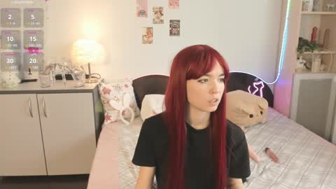 Snapshot of cleotwilight chatting on 12-25-24, 09:13 Cleo online show from 12-25-24, 09:13