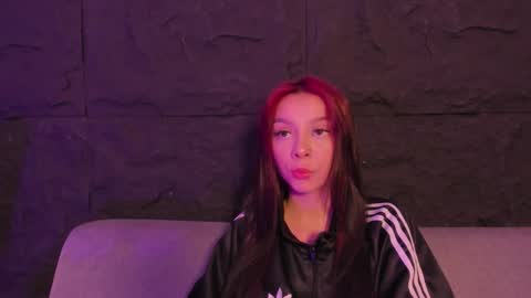 cleowhite_ online show from 11-21-25, 12:10