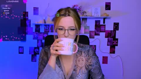 Snapshot of clery_shine chatting on 02-25-26, 09:57 clery_shine online show from 02-25-26, 09:57