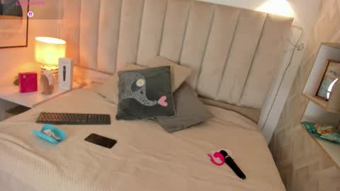 clhoe_johnson_ online show from 10-25-25, 12:13