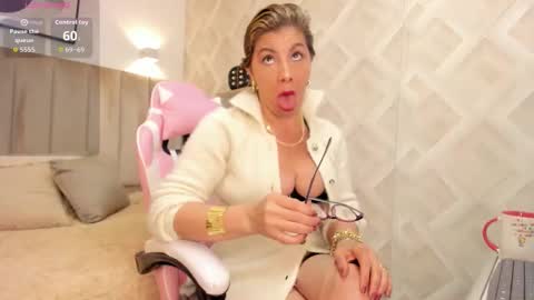 clhoe_johnson_ online show from 01-13-26, 01:49