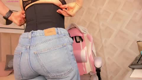 clhoe_johnson_ online show from 04-16-26, 12:28