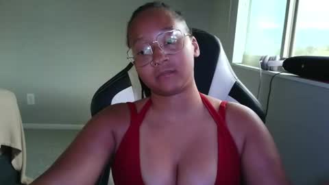 Snapshot of clioenchants chatting on 06-24-26, 10:20 High Queen Clio online show from 06-24-26, 10:20