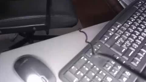 Snapshot of clluch95 chatting on 10-15-25, 01:44 clluch95 online show from 10-15-25, 01:44