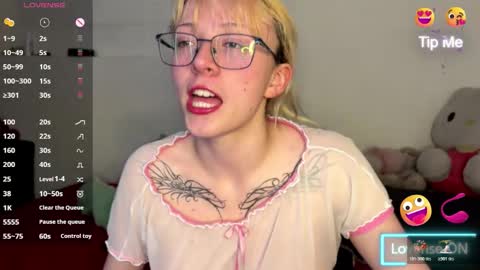  CLOE  online show from 10-27-25, 11:41