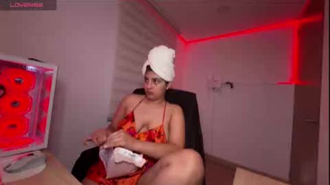 cloe small online show from 03-20-26, 08:19