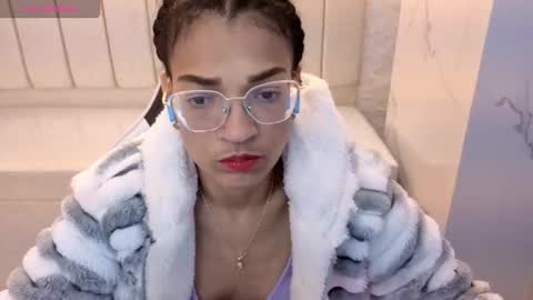 cloee online show from 10-14-25, 02:34