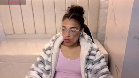 cloee online show from 10-15-25, 02:55