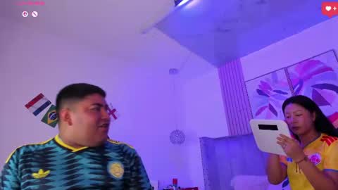 Snapshot of cloe_x_billy chatting on 06-17-26, 01:45 Cloe x Billy online show from 06-17-26, 01:45