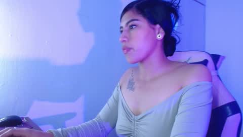 Snapshot of cloegp chatting on 02-18-26, 11:50 sara online show from 02-18-26, 11:50