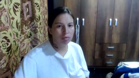 Snapshot of cloepussy chatting on 05-31-26, 06:21 cloepussy online show from 05-31-26, 06:21